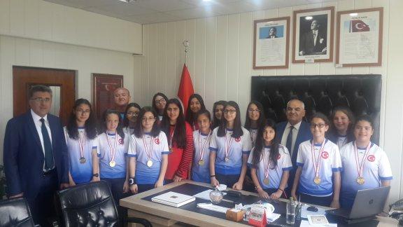 Beşeylül Ortaokulu Yıldız Kız Futbol Takımı Türkiye Finallerinde