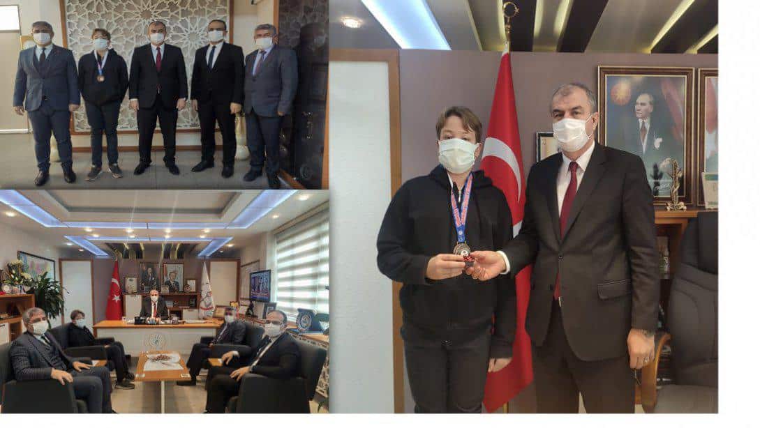 Yüzme Şampiyonasında Türkiye Üçüncüsü Olan Öğrencimiz İl Müdürümüz Sayın OKUMUŞ'u Ziyaret Etti