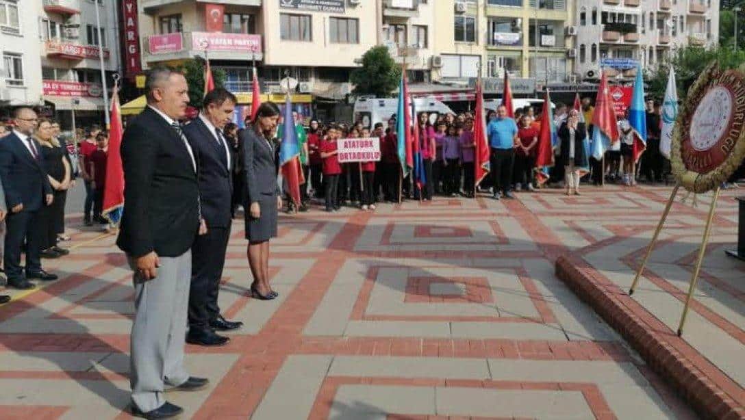 İlköğretim Haftası Kutlamaları  İlçe Protokolünün Katılımı ile Gerçekleştirildi.