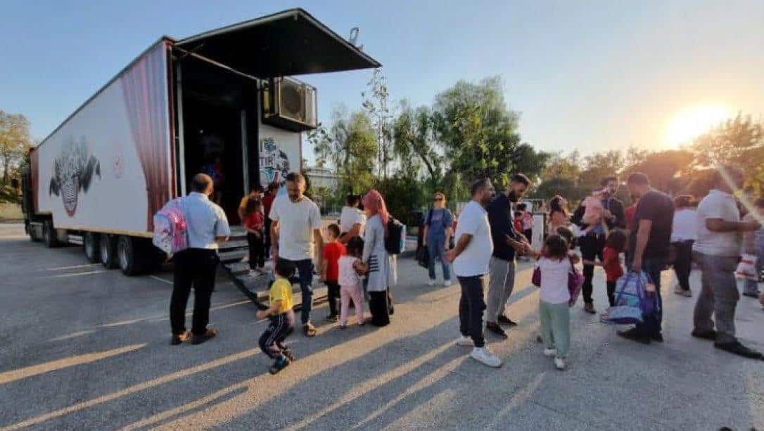 Bizi Anlatır Projesi TIR ve Mobil Sahnesi Nazillimizi Ziyaret Etti