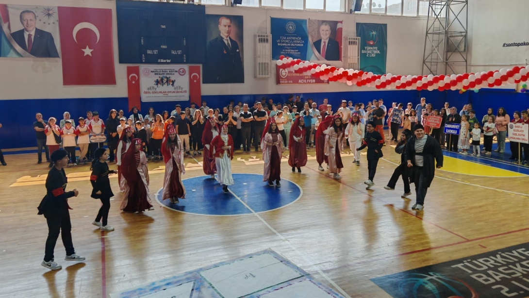 Nazilli İlçe Milli Eğitim Müdürlüğü Özel Eğitim Çocuk Oyunları Şenliği, büyük bir coşku ve katılımla gerçekleştirildi.